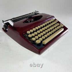 1973 Vintage Typewriter Triumph Tippa S BuRgundy Portable Case Box Works Holland