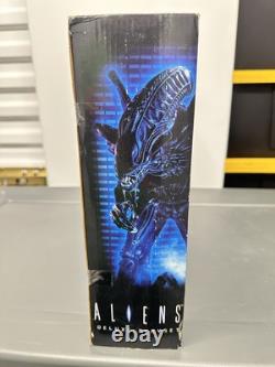 2004 Vintage Aliens Deluxe Playset Box Tree House Kids Colonial Marines Figures