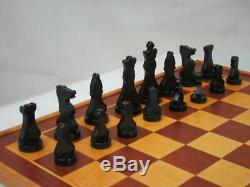 ANTIQUEor VINTAGE CHESS SET CRAYS OF CAMBRIDGE CATALIN SILETTE AND MAHOGANY BOX