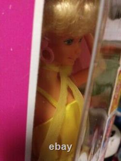 Barbie Pretty Changes Doll 1978 Vintage 2598 Bright Colors Box Plastic Yellowish