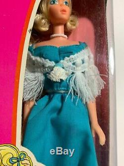 Brand New 1975 Deluxe Quick Curl Barbie Doll 9217 Sealed Box