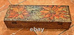 Flemish Vintage Pyrography Art Deco Nouveau Xmas Poinsettia Wood Box Folk Art Eu