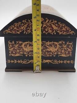 Gorgeous Vintage Sorrento Italy Mid Size Hand Painted Inlaid Venere Jewelry Box