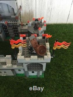 LEGO Kingdoms Set 7946 King's Castle With Extra LEGO