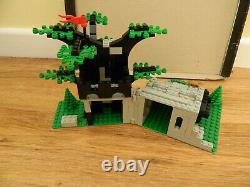 Lego Castle Forestmen 6066 Camouflaged Outpost Box (No instructions) Vintage
