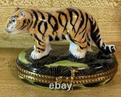 Limoges France, Beautiful Bengal Tiger Peint Main Trinket Box Vintage NOS