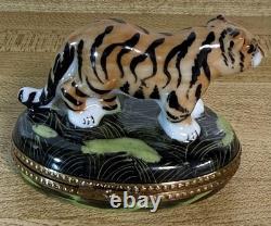 Limoges France, Beautiful Bengal Tiger Peint Main Trinket Box Vintage NOS