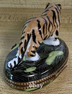 Limoges France, Beautiful Bengal Tiger Peint Main Trinket Box Vintage NOS