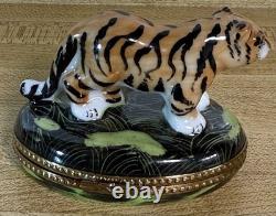 Limoges France, Beautiful Bengal Tiger Peint Main Trinket Box Vintage NOS