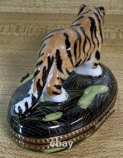 Limoges France, Beautiful Bengal Tiger Peint Main Trinket Box Vintage NOS
