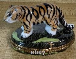 Limoges France, Beautiful Bengal Tiger Peint Main Trinket Box Vintage NOS