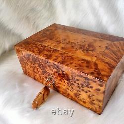 Lockable Thuja wooden jewelry box with key, Keepsake, wedding gift, memory box, deco