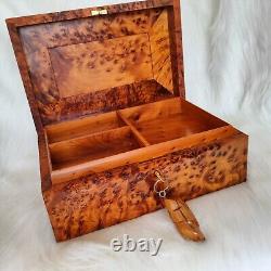 Lockable Thuja wooden jewelry box with key, Keepsake, wedding gift, memory box, deco