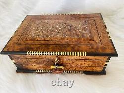 Lockable Thuja wooden jewelry box with key, inlaid with mother of pearl, gift idea