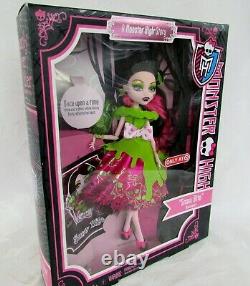 Monster High Draculaura Snow Bite Doll 2012 New Sealed Box