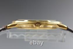 Near MINT withBox GUCCI 3000.2. M Gold Dial 32mm Quartz Men's Vintage Watch