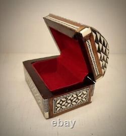 Oriental Jewelry Box in Mother of Pearl Mosaic Wood Syrian Vintage Box