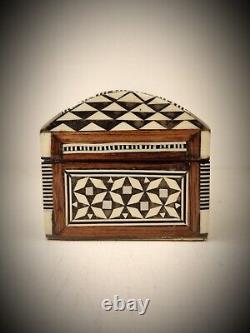 Oriental Jewelry Box in Mother of Pearl Mosaic Wood Syrian Vintage Box