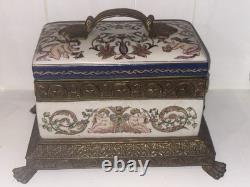 PV09417 Vintage Wong Lee (WL 1895) CHERUBS Crackled Ceramic & Brass Lidded Box
