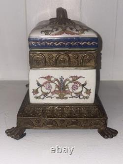 PV09417 Vintage Wong Lee (WL 1895) CHERUBS Crackled Ceramic & Brass Lidded Box
