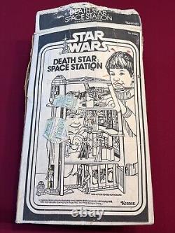 READ! Vintage STAR WARS DEATH STAR SPACE STATION Kenner Playset 1978 with Box