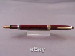 Sheaffer Vintage Burgundy Snorkel fountain pen and pencil set in box-medium