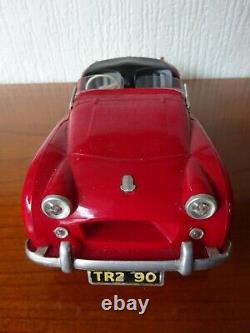 TRIUMPH TR2 VINTAGE PLASTIC MODEL VICTORY INDUSTRIES 1950's WITH BOX