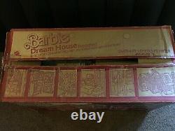 VINTAGE 1985 AUTHENTIC Barbie Dream House Pink A Frame With Original Box