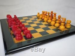 VINTAGE ART DECO BAKELITE CHESS SET K 57 mm AND BOX PLUS SORRENTO CHESS BOARD