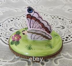 VINTAGE Chamart Limoges Peint Main Purple Butterfly Hinged Trinket Box, France