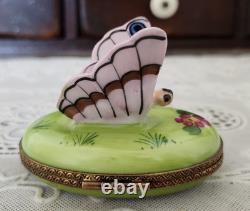 VINTAGE Chamart Limoges Peint Main Purple Butterfly Hinged Trinket Box, France
