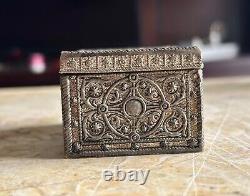 VINTAGE ELEGANCE ornate Steel trinket box-perfect for jewelry (small)