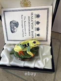 VINTAGE ENGLISH PORCELAIN ENAMEL HALCYON DAYS BOX Frog