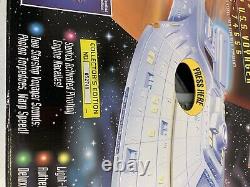 VINTAGE Star Trek Voyager Starship USS NCC 74656 No 6479 Playmates 1995 NEW