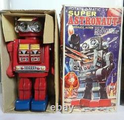 VINTAGE TIN AND PLASTIC TOY SUPER ASTRONAUT ROBOT SJM BATTERY OPERATED WithBOX