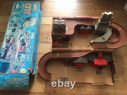 VTG 1979 Hot Wheels Mattel City Sto-And-Go Folding Play Set Complete With Box