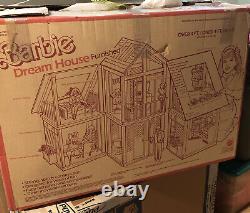 VTG 1985 Barbie Dream House Pink-most Furniture In Orig Box, Very Nice