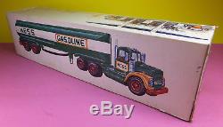 Vintage 1972 MARX HESS Plastic Toy TRAILER TRUCK & BOX With INSERTS Clean Works