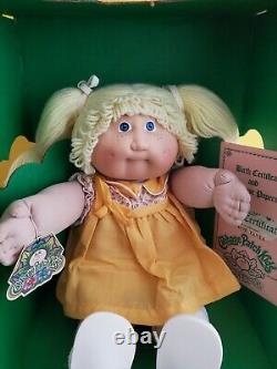 Vintage! 1978,1982 OAA Cabbage Patch Kids. Freckled Blonde Doll. Kept in her box