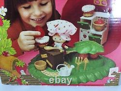 Vintage 1980 Kenner Strawberry Shortcake Doll Berry Bake Shoppe Original Box