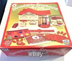 Vintage 1983 Strawberry Shortcake Berry Busy Art Center With Box Incomplete