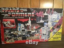 Vintage 1985 Hasbro TRANSFORMERS Autobot Battle Station METROPLEX withbox