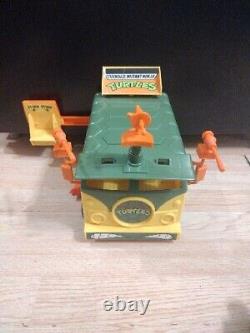 Vintage 1989 TMNT Teenage Mutant Ninja Turtles Party Wagon Complete With Box. RD