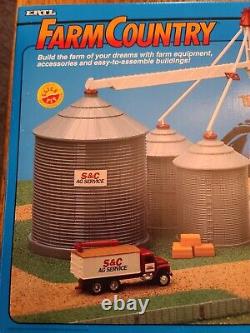 Vintage 1991 ERTL Farm Country Grain and Feed 73 Piece Set 4303 NewithOpen Box