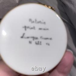 Vintage Artoria Limoges Peint Main Santa Mrs Claus Trinket Box