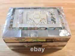 Vintage Bethlehem Eretz Israel Mother of Pearl & Abalone Carved Trinket Box