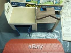 Vintage Britains Farm Plastic Cowshed/Barn Make-Up Model Boxed