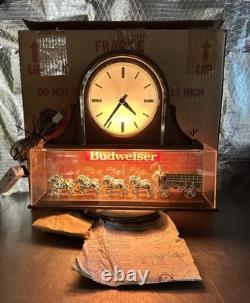 Vintage Budweiser Beer Clydesdale Spectacular Lighted Sign And Clock With Box
