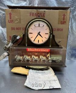 Vintage Budweiser Beer Clydesdale Spectacular Lighted Sign And Clock With Box