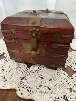 Vintage Chinese Jewelry Box